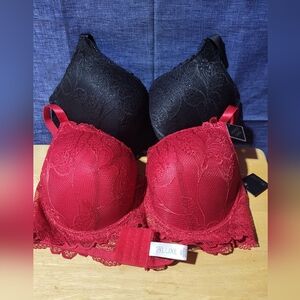 Bluxe Red & Black lace bras lightly lines size 40C  NEW